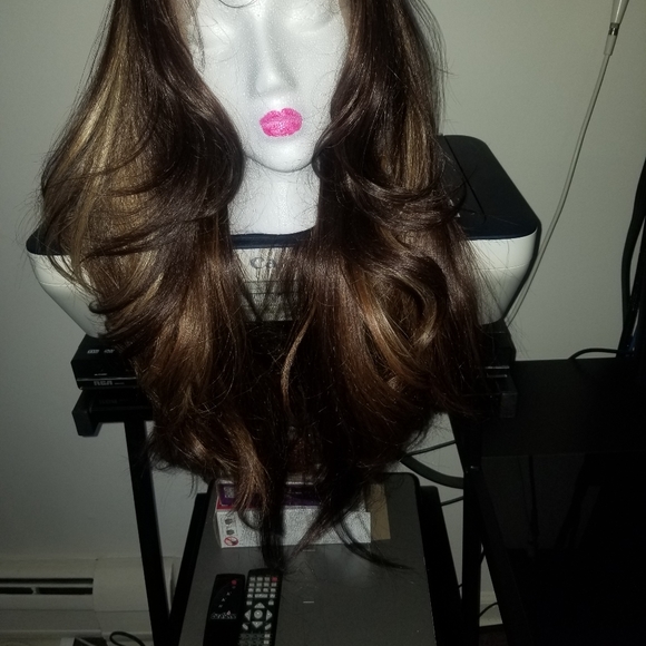 Lace front wig - Picture 6 of 14